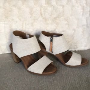Tom’s cream colored chunky heel sandals